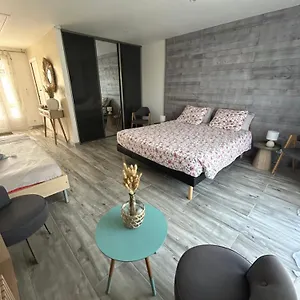 La Petite Bed & Breakfast